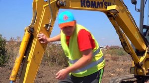 Трактор сломался - Дима на самолете спешит на помощь