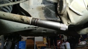 МЕРСЕДЕС W 124.ЗАМЕНА ПЫЛЬНИКОВ ШРУСОВ ПРИВОДНЫХ ВАЛОВ ЗАДНЕЙ ОСИ.