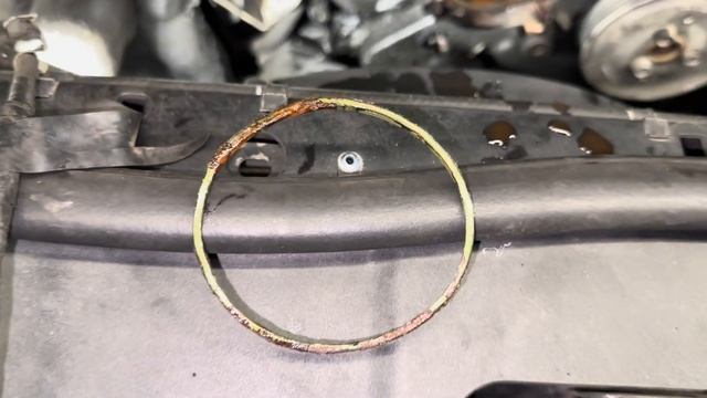 VOLKSWAGEN TOUAREG 3.0 tdi ЗАМЕНА ТЕРМОСТАТА + ПОМПА ОХЛАЖДАЮЩЕЙ ЖИДКОСТИ смотреть онлайн