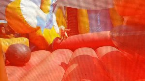 Детский батут на пляже Анапы 2024