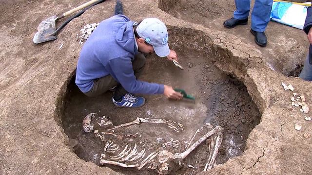 Студенты ДГТУ ведут раскопки курганов