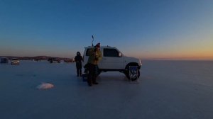 Зимняя рыбалка на червя на море (Тавричанка приморский край)