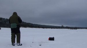 Зимняя Рыбалка! Первый лёд. Бешеный клёв. Трое Суток в Тайге. Босяцкая кухня.  Застряли в лесу. МЧС