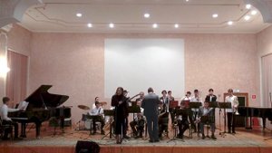 Алина Сидоренко и Джаз. оркестр СККИ п/у С.Антонца, "Мама, папа, я и джаз" (И.Якушенко, Я.Гальперин