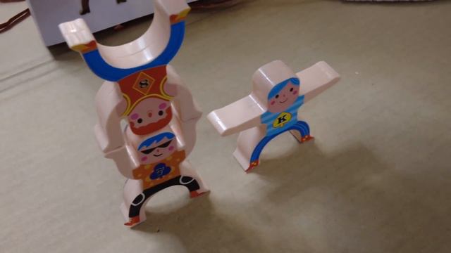 ПОСЛЕДНИЕ 24 ЧАСА В КАРТОННОМ ДОМЕ С КОТАМИ! УСТРОИЛИ ИГРОВУЮ смотреть онлайн