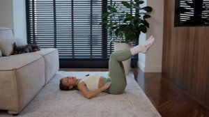 Секреты ПЛОСКОГО живота! Как подтянуть выпирающий живот? Лучшие упражнения для плоского живота