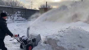 Снегоуборщик ресанта сб4800 , уборка льда))