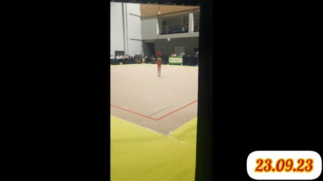 Один день з життя гімнастки | Змагання з художньої гімнастики смотреть онлайн