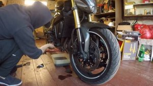 Замена масла и масляного фильтра на Honda CB1000r/ Oil & Filter Change Honda CB1000r