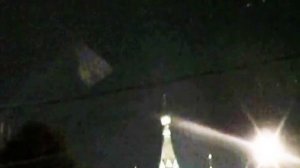 Лицо ребенка на пирамиде над Кремлем