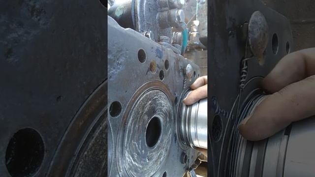 Простой способ обжать поршневые кольца смотреть онлайн