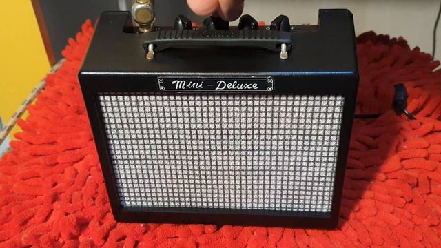 Testando o Amplificador Fender Mini Deluxe смотреть онлайн