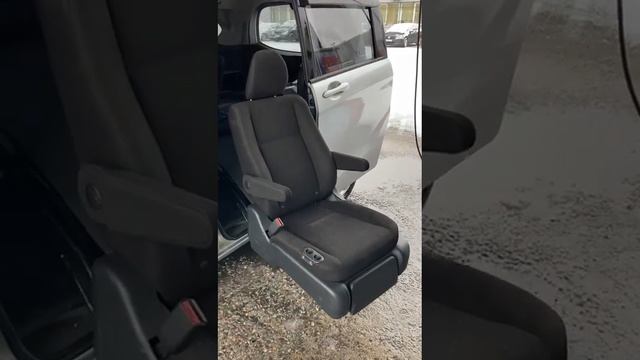 Хонда Фрид 2014 год с креслом для инвалида. смотреть онлайн