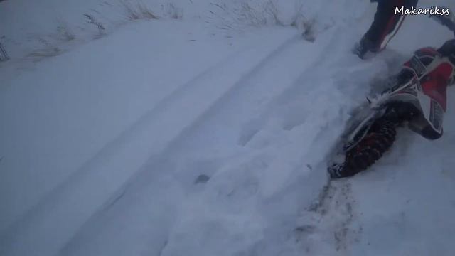 Зимой в Поле (02.01.22)  Honda CR250R, Zoom cx300nc tpi смотреть онлайн