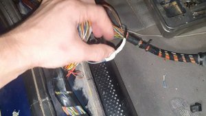 Моргает свет в салоне, не работают стеклоподъемники, утонул блок комфорта Volkswagen Passat B5.