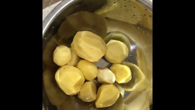 12.  Вкусный пирог с мясом, картошкой и грибами.
