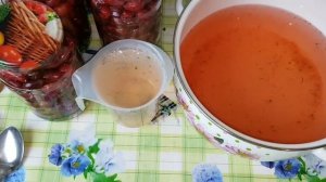 Маринованный кизил, цыганка готовит. Gipsy cuisine.