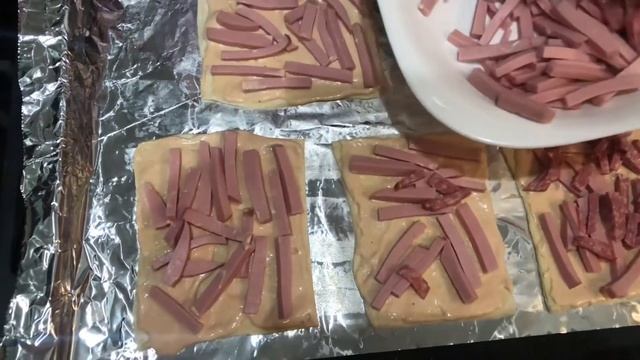 VLOG//ВЛОГ ГОТОВИМ ПИЦЦУ ИЗ СЛОЕНОГО ТЕСТА / РЕЦЕПТ НА КАЖДЫЙ ДЕНЬ / ПИЦЦА ЗА 15 МИНУТ смотреть онлайн