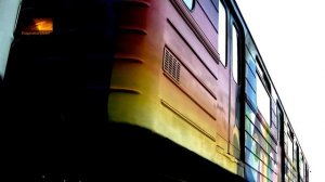 Заезд арт-поезда метро в депо