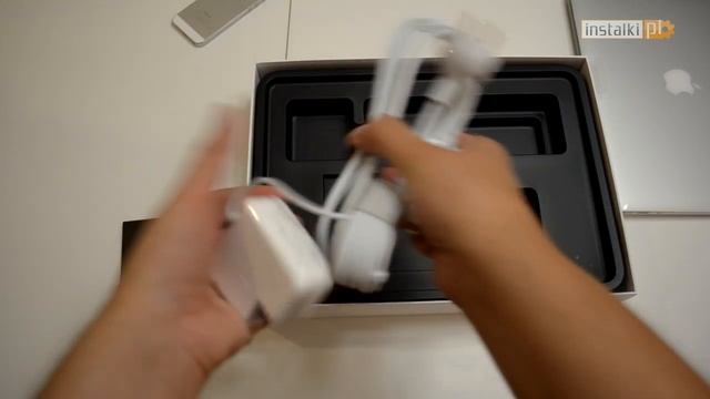 Unboxing: 13-calowy MacBook Air (2013) смотреть онлайн