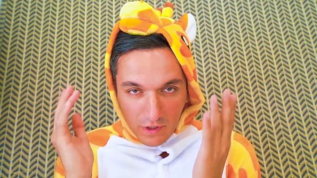 Сеня играл с Цветными Блоками и закопал в них Сонного Папу смотреть онлайн