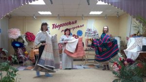 Модный показ домотканых изделий.mp4