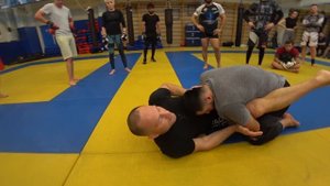 Выход из положения снизу в партере