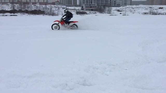 Мотопокатушки на льду шипованная резина смотреть онлайн