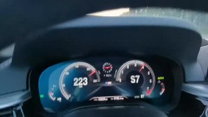 Скорость 230 км в час на BMW 530i xDrive, кузов G30, M Performance