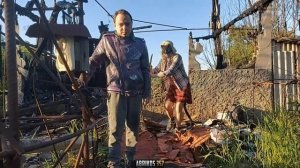 ?Валентин Владимирович жарит сосиски на даче / Кошка, Аркаша и Шкилла