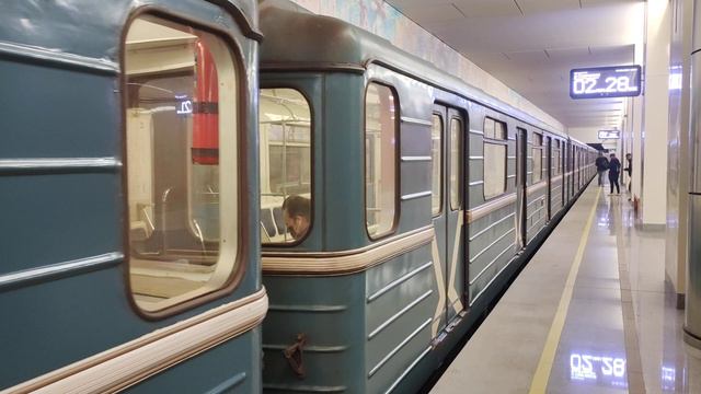 Ultra HD Метросостав 81-717.5М81-714.5М Номерной маршрут 51