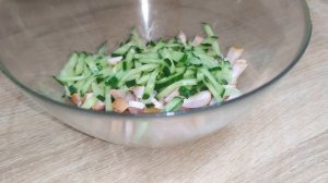 Салат копченый из куриной грудки и овощей / Как приготовить лёгкий и диетический салат / ? вкусно |