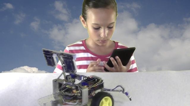 Robot Arduino АлёнаМобиль: инстукция по сбоке для детей и взрослых. Часть 1/4 - демонстрация.