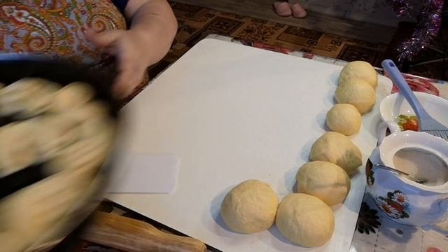 Четыре способа раскатка булочек.