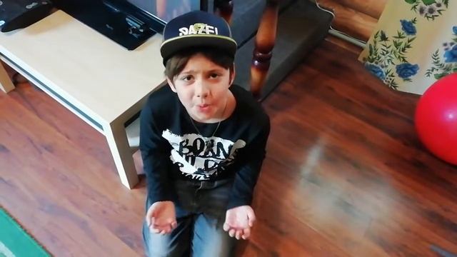 ТАИНСТВЕННАЯ РУКА (СКЕТЧ) смотреть онлайн