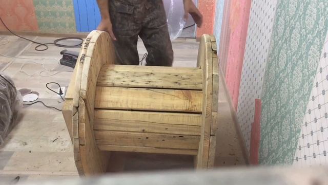 Столик на дачу  своими руками из катушки стол из бобин
