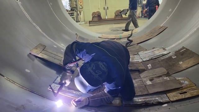 РЕАЛЬНЫЙ КЕЙС: работа сварщиком в Южной Корее - видео от наших учеников смотреть онлайн