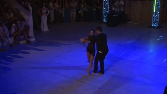 TANGO ARGENTINO-RUMBA!!!(ALFREDO ZITARROSA) смотреть онлайн