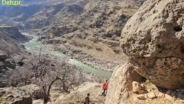 Ali's return to military service with a delicious and famous Iranian breakfast called Kale Pache. смотреть онлайн