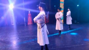 Руслан Катчиев и ансамбль народного танца Кавказ Дэнс.