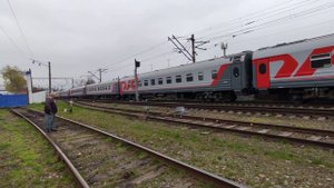 ЭП1П-030 с поездом №677 Владикавказ-Новороссийск, ст.Владикавказ