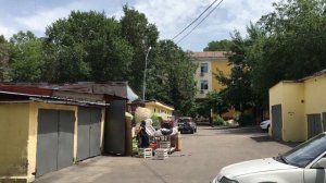 Алматы. Старые дворы в центре города в карантин.