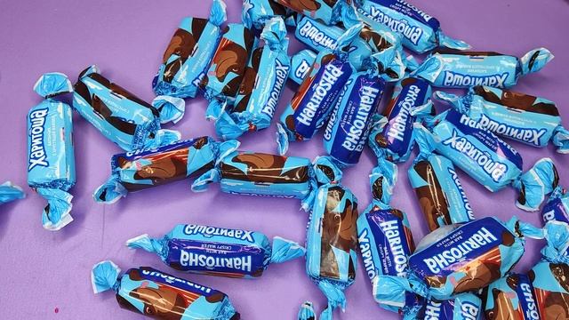 ХАРИТОША БАТОНЧИК С ХРУСТЯЩЕЙ ВАФЛИ // смотреть онлайн