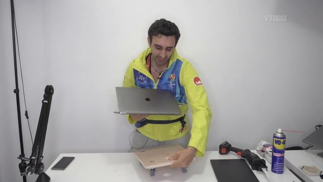 How to Make MACBOOK PRO literally FASTER than a 28 Core MAC PRO ? смотреть онлайн