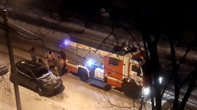 Пожарные приехали за водой?
