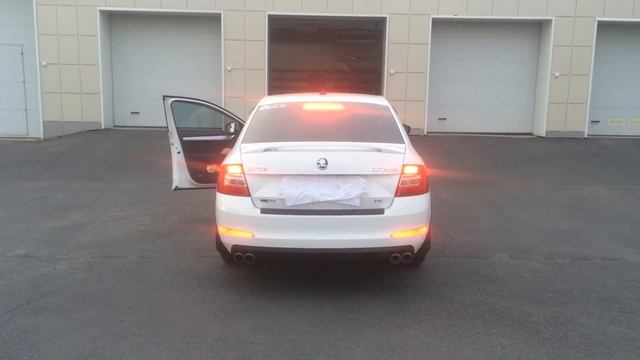 Декоративные катафоты в бампере под стопы формулы. смотреть онлайн