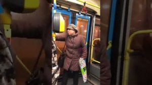 Бабушка села не на тот автобус (СВОЛОЧИ)