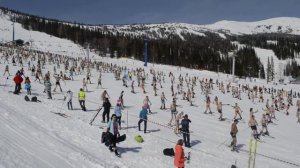 Спуск в купальниках гора Зелёная Шерегеш . Закрытие сезона .