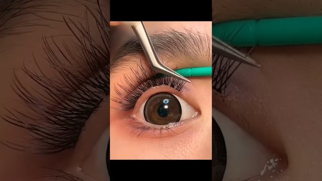 Magnetic eyelashes || credit goes to eyemakeupla on TikTok