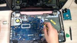 КАК РАЗОБРАТЬ НОУТБУК DELL inspiron 3737\КАК ПОЧИСТИТЬ НОУТБУК DELL inspiron 3737 ОТ ПЫЛИ